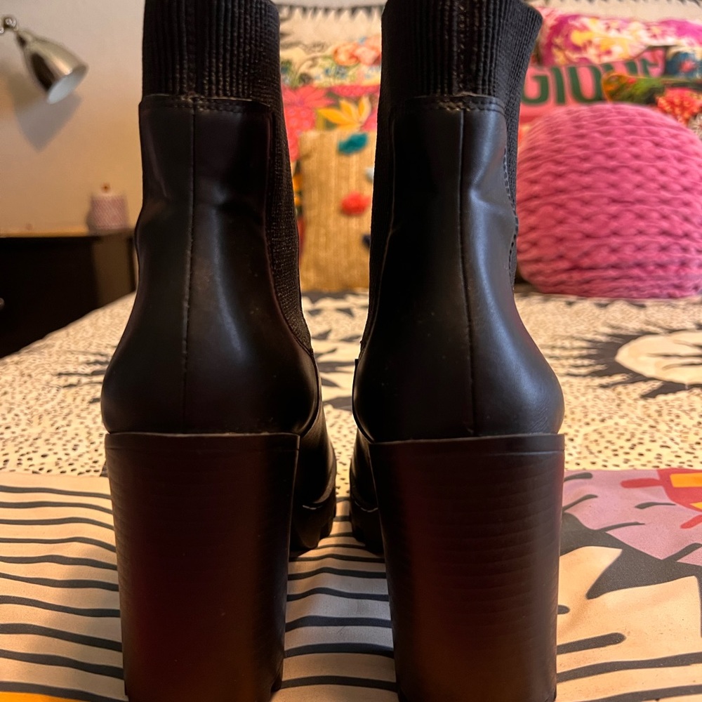 Barely worn H&M black lug ankle booties.  Size 38